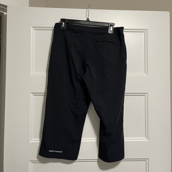 Under Armour Golf Pants Crop Capri Women's Size 8 Black Golfing Casual - Picture 2 of 8
